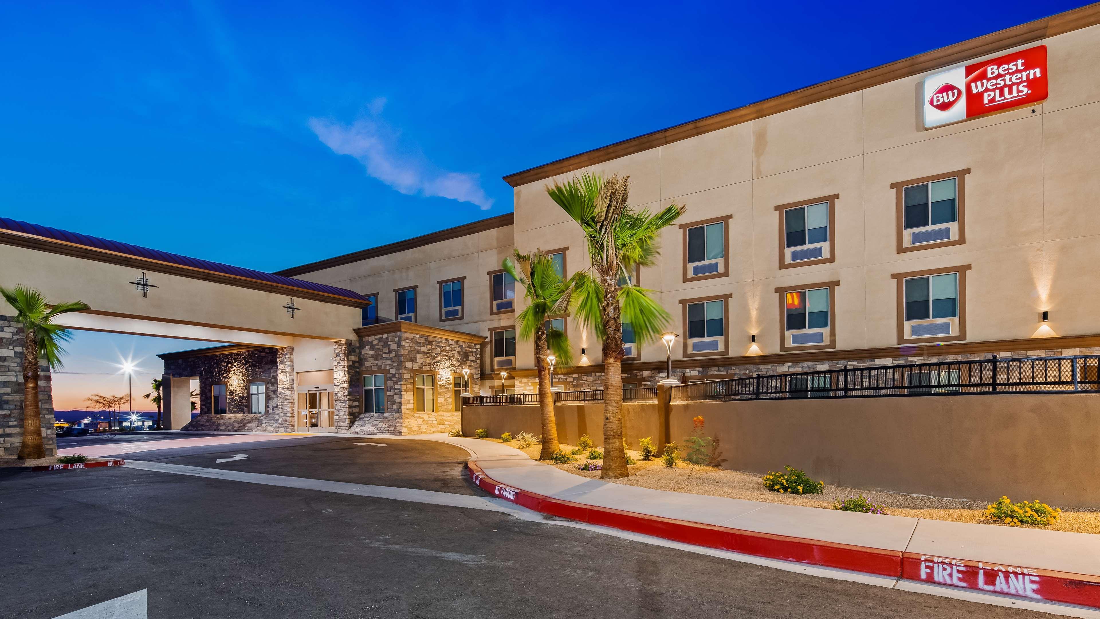 Best Western Plus New Barstow Inn & Suites Extérieur photo