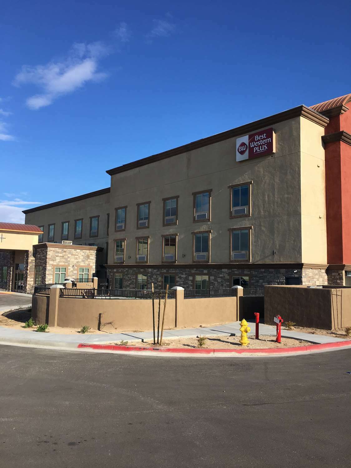 Best Western Plus New Barstow Inn & Suites Extérieur photo